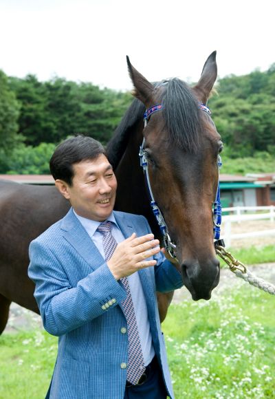 한국 경마 역사에 길이 남을 김영관 조교사의 1500승 도전